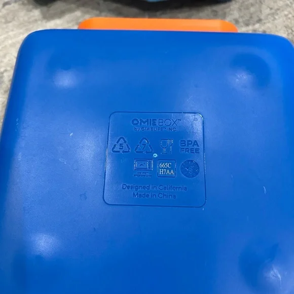 Omie BUNDLE!! Blue Insulated Lunch Bag, lunch box and accessories - Picture 5 of 7